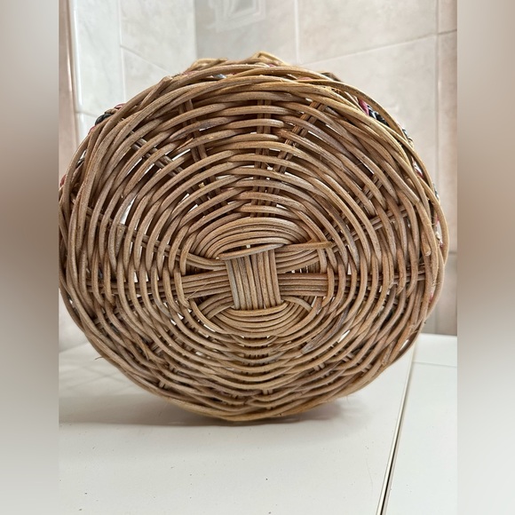 2 Large Beautiful Mauve, Teal Wicker Baskets - Picture 5 of 16